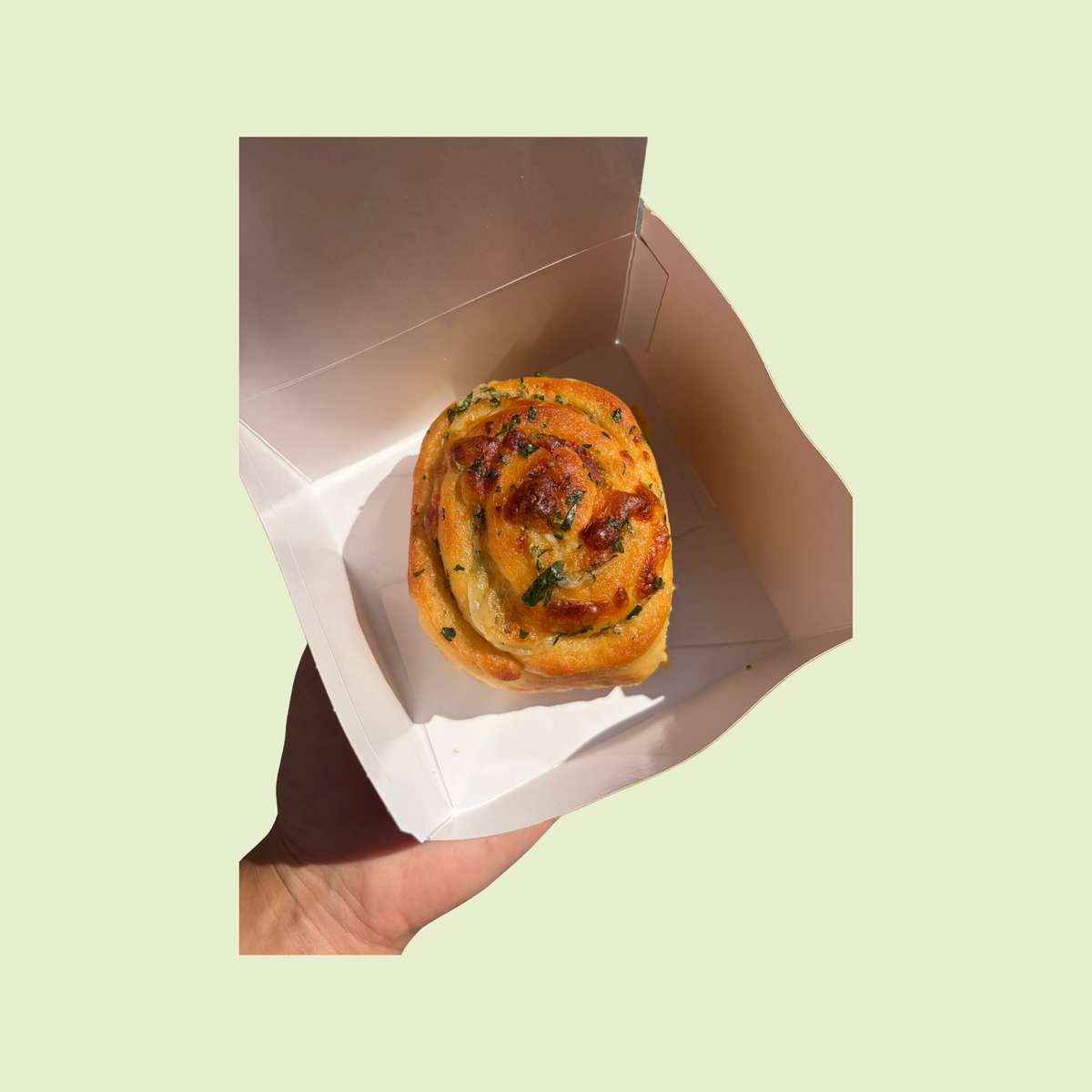 Cheesy garlic roll